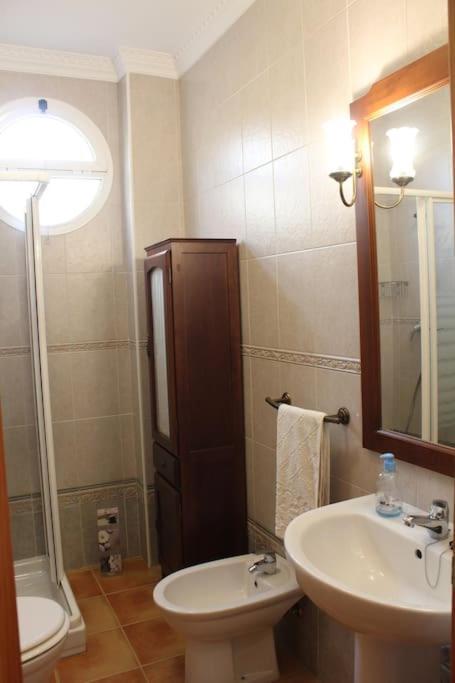 Casa 4 Dormitorios En 阿亚蒙特 外观 照片
